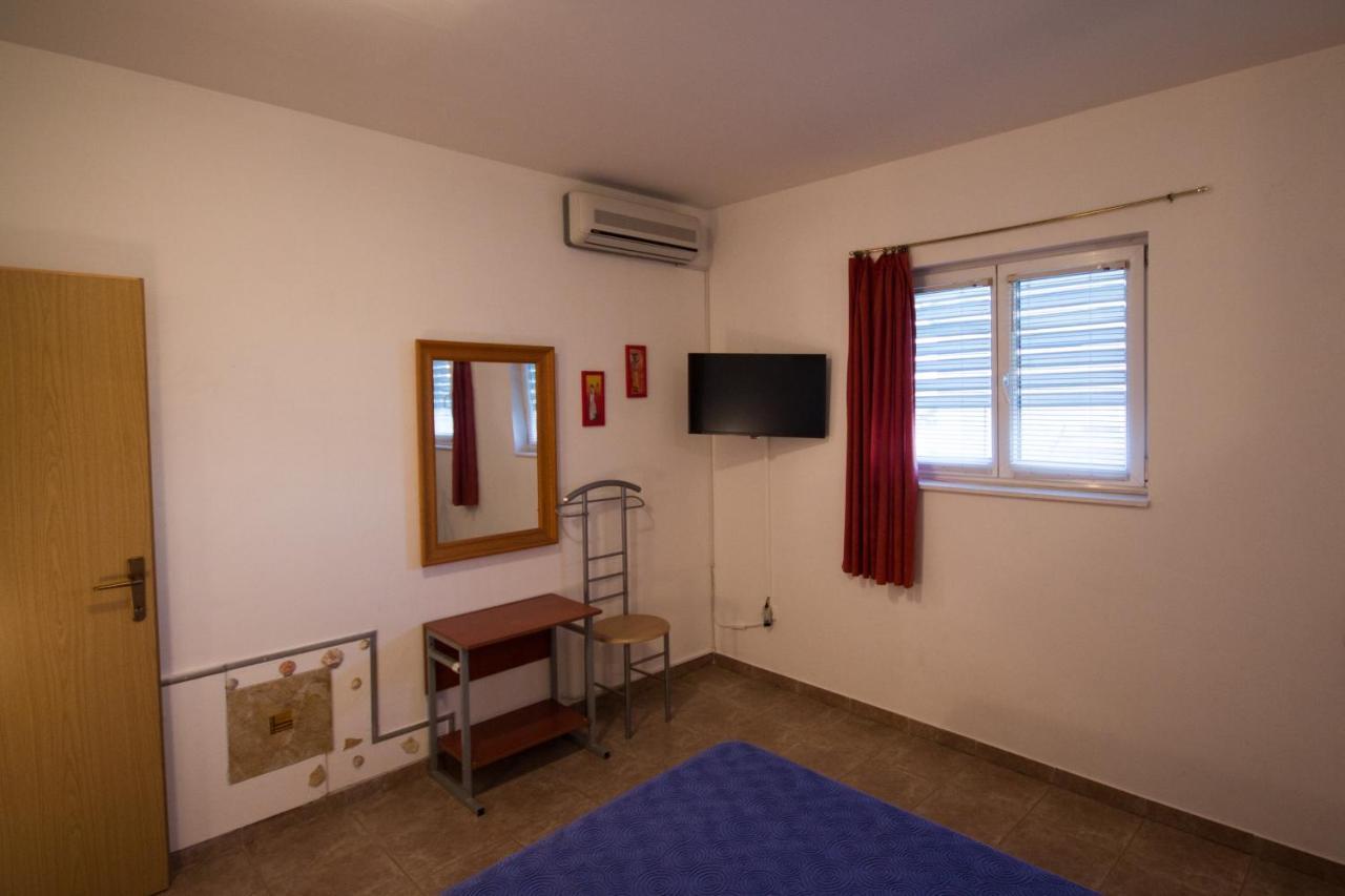 Apartments Jasna Трогір Екстер'єр фото