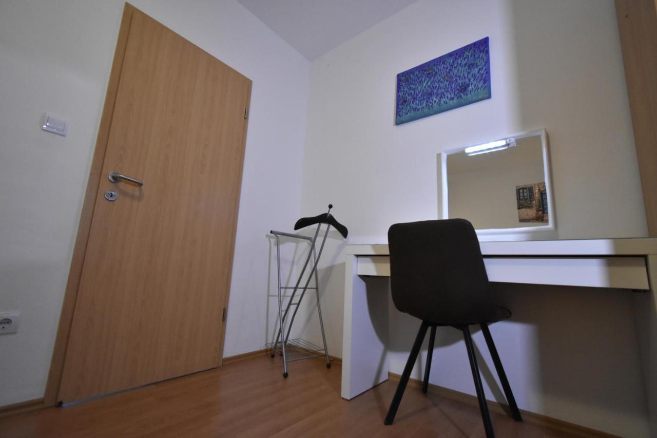 Apartments Jasna Трогір Екстер'єр фото
