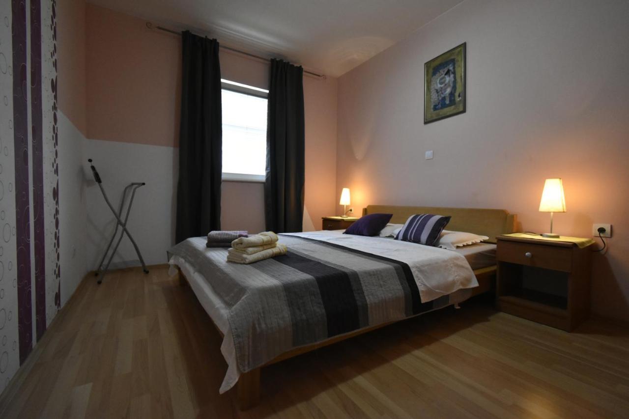 Apartments Jasna Трогір Екстер'єр фото
