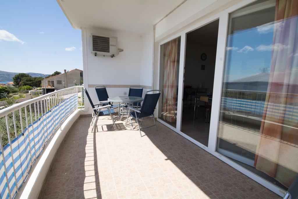 Apartments Jasna Трогір Екстер'єр фото