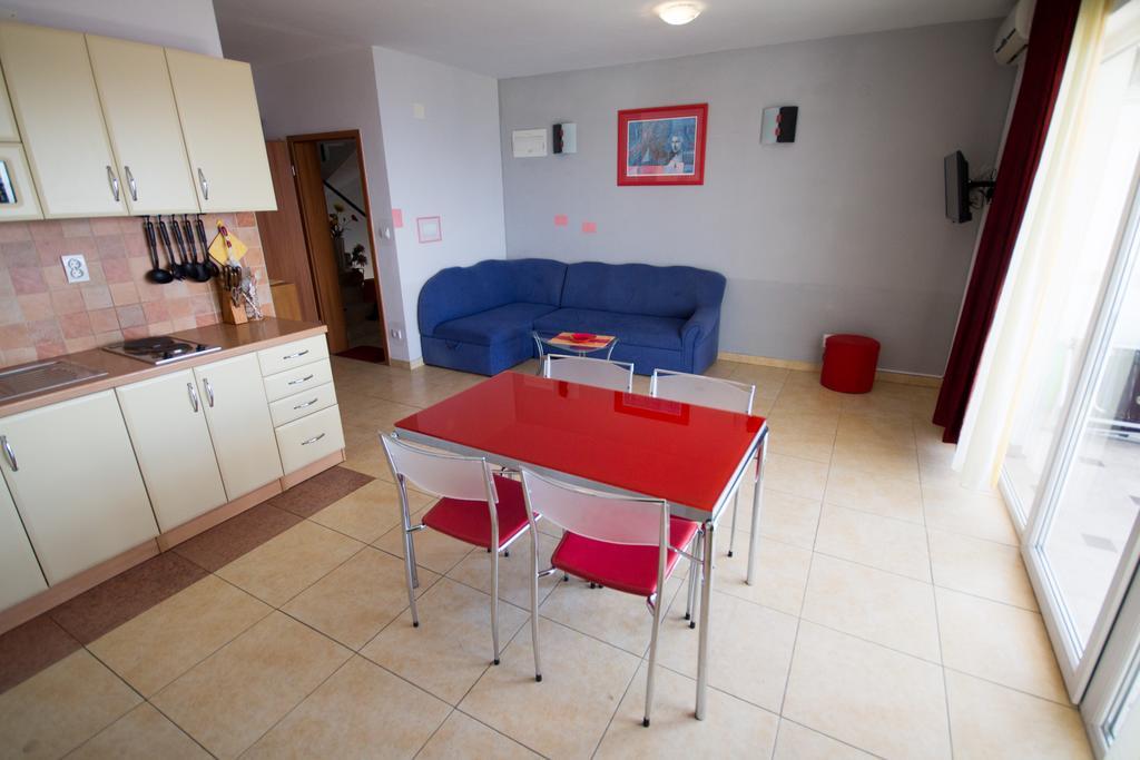 Apartments Jasna Трогір Екстер'єр фото