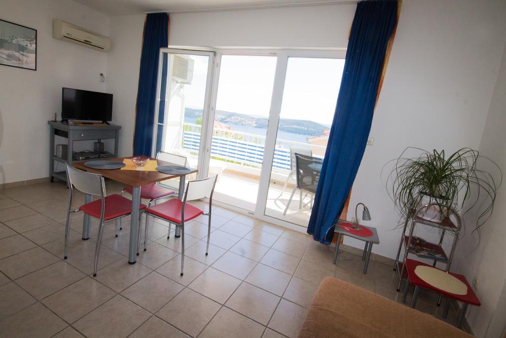 Apartments Jasna Трогір Екстер'єр фото